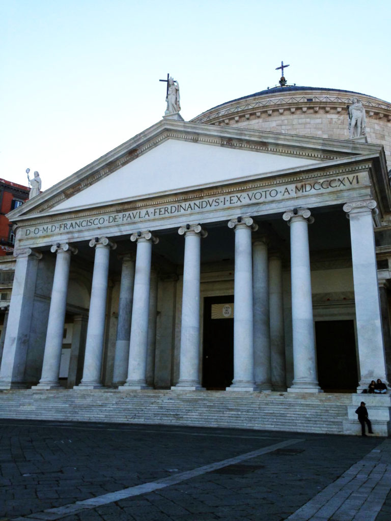 Piazza del Plebiscito - Nápoles