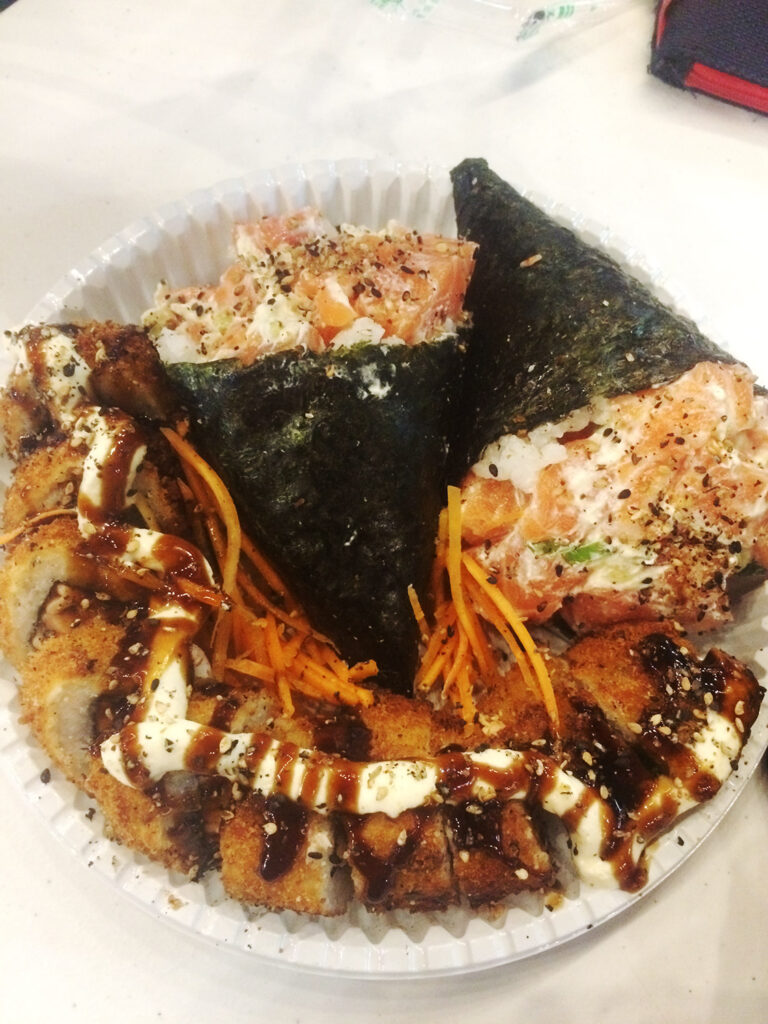 Delicioso Temaki do Ninja Sushi no Food Park Alagoinha