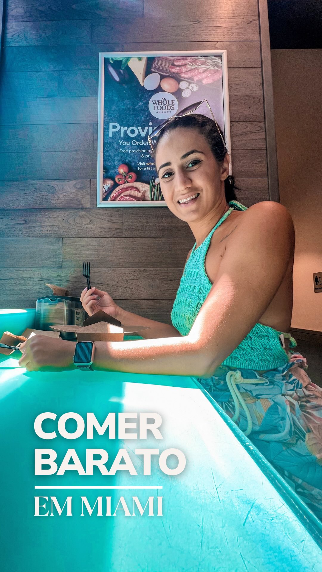 O buffet do Whole Foods Market em Miami é uma ótima opção pra quem quer comer bem, rápido e sem gastar além da conta. Funciona no sistema por peso, com hot bar e salad bar cheios de opções frescas, pratos quentes, saladas, massas e combinações que mudam ao longo do dia. Ideal pra encaixar no roteiro, especialmente quando o tempo é curto e a fome é real.
💰 Preço atual do buffet
Em média US$ 11.99 por libra (≈ 0,45 kg). Você paga exatamente pelo que colocar no prato. Simples e honesto.
📍 Whole Foods Market – Downtown Miami
299 SE 3rd Ave, Miami, FL 33131
#ColecionandoDestinos #Miami #DicasDeViagem #OndeComer #ViagemEconômica