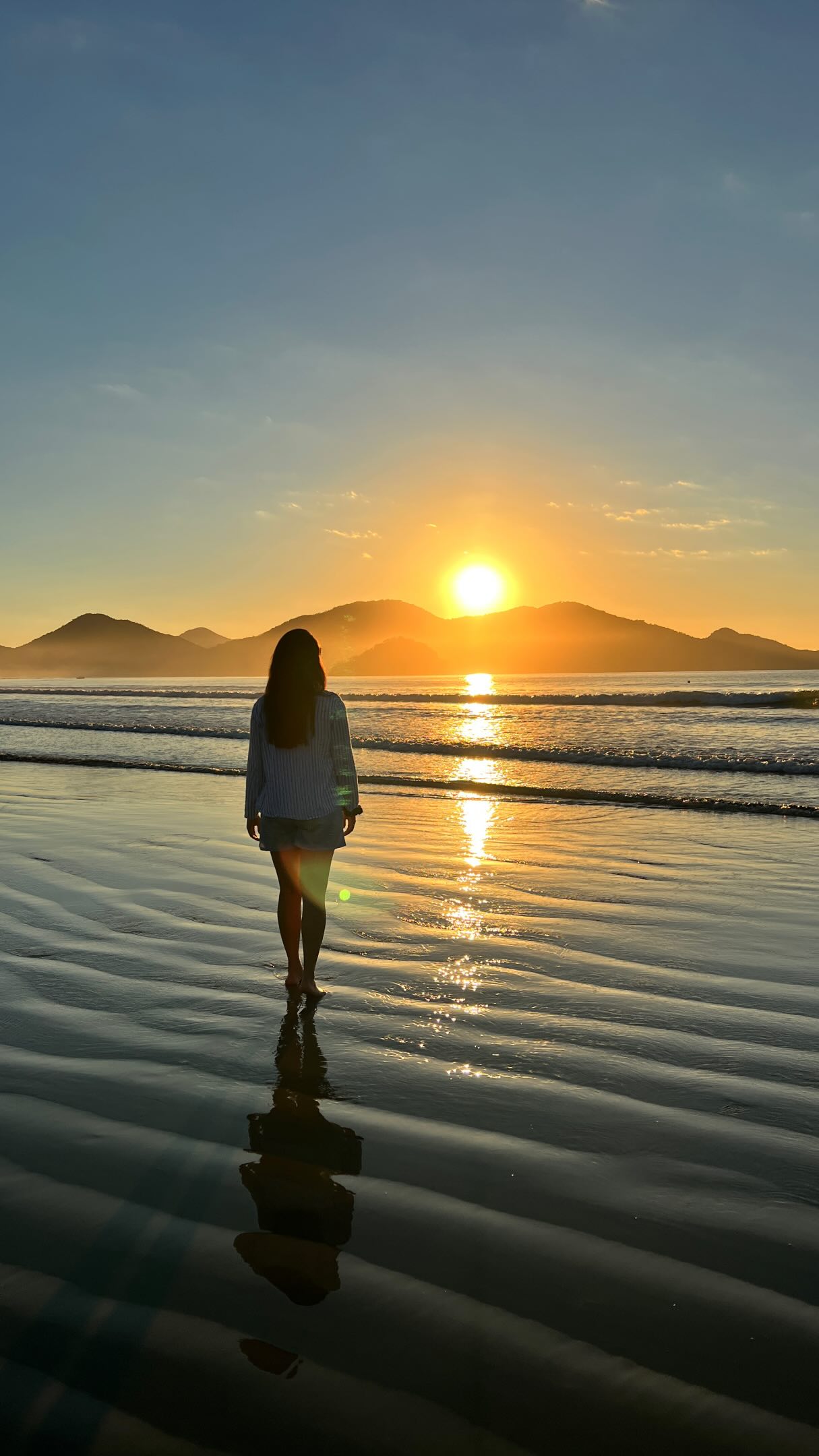 Quem mais ? 🧡💛
Você prefere assistir o nascer do sol ou ficar dormindo ? Compartilhe com alguém 🧡💛
Aliás, esse nascer do sol lindo é pertinho! Fica na praia de Maranduba em Ubatuba.

para assistir o vídeo completo, está no canal, vídeo Lagoinha.

#colecionandodestinos